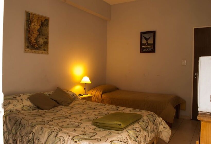 带共用浴室的标准房间, Loica Hostel