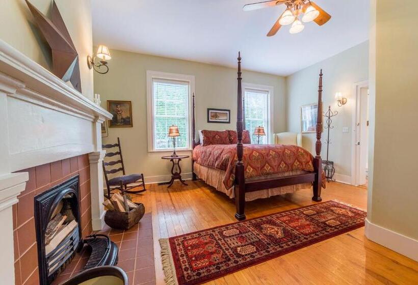 Люкс Кровать Квин, Bourbon Manor Bed & Breakfast Inn