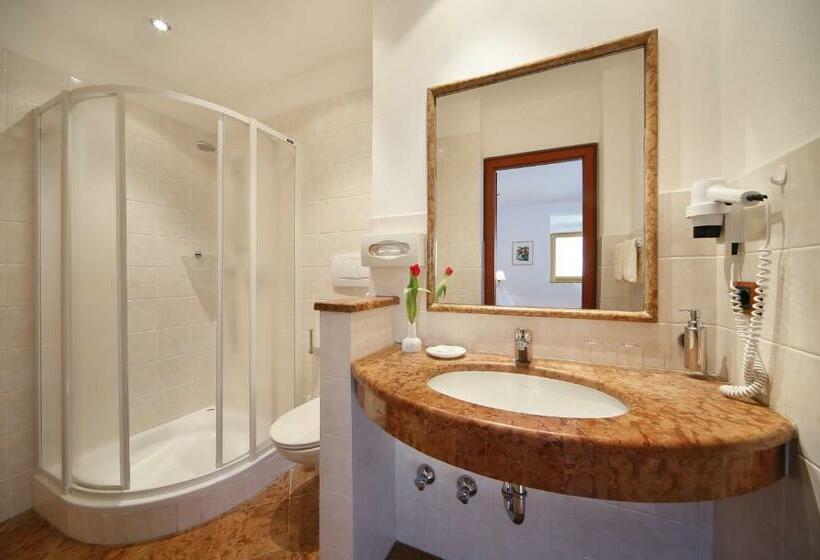 Семейный Номер, Parkhotel Tirolerhof