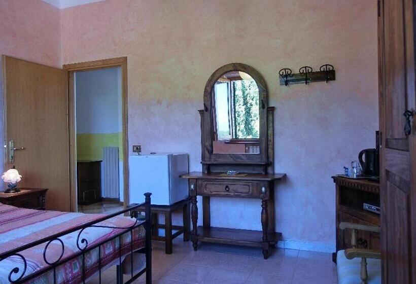 Quarto Quádruplo Estandar, Agriturismo La Pietriccia