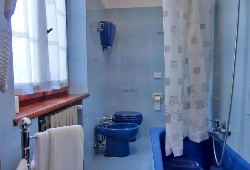 Quarto Triplo Estandar, Agriturismo La Pietriccia