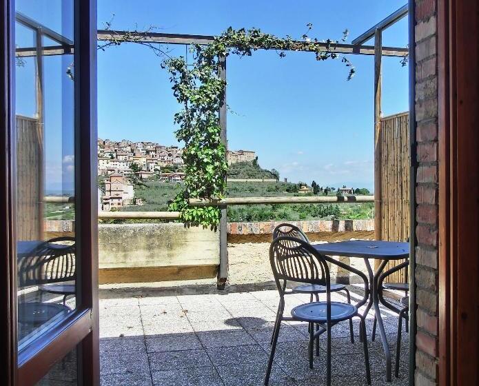 Quarto Standard com Terraço, Agriturismo La Pietriccia