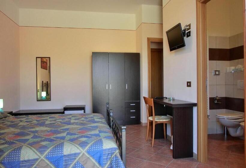 Quarto Standard com Terraço, Agriturismo La Pietriccia