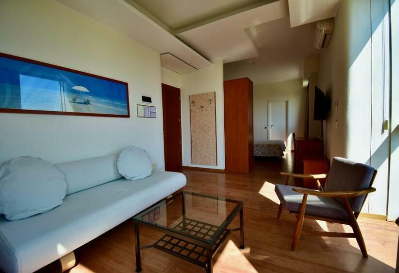 带海景的复工套房, Astor B&b