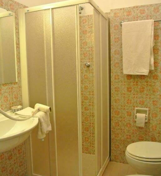 经济型三人房间, Astor B&b