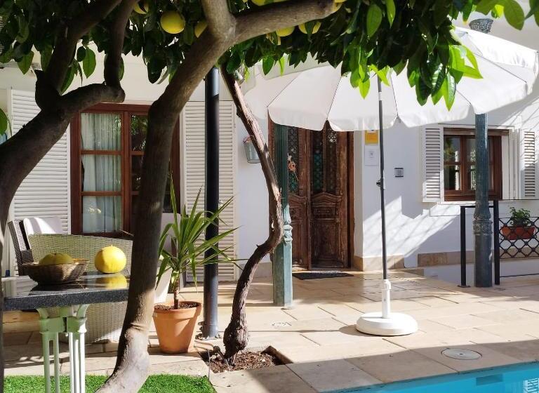 اتاق استاندارد, Suite Comares