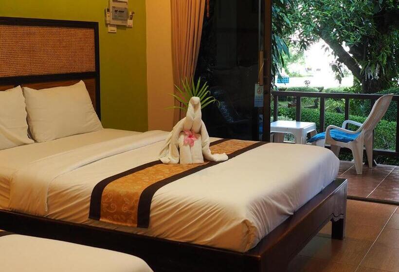 بنگله خانوادگی, Koh Chang Bailan Beach Resort