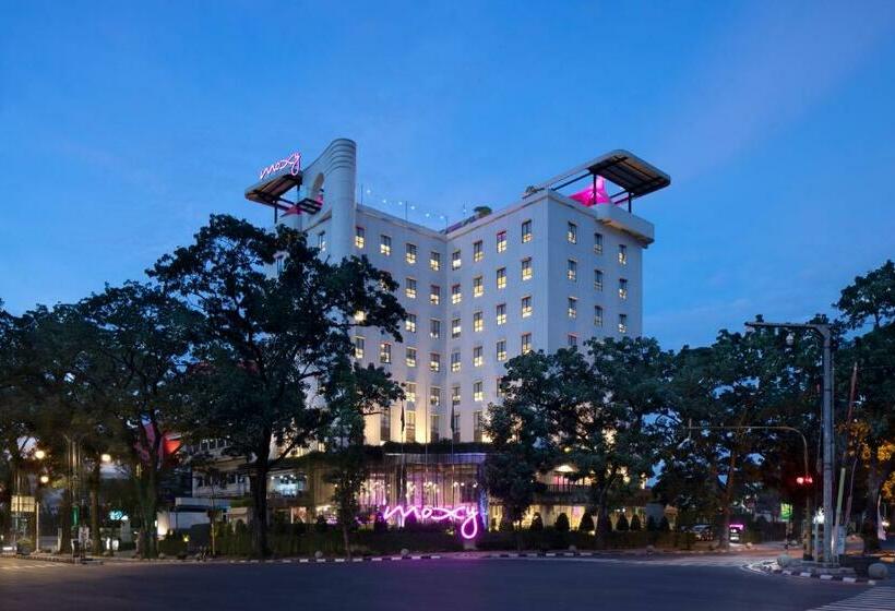 Номер Стандартный Кровать Куин, Moxy Bandung