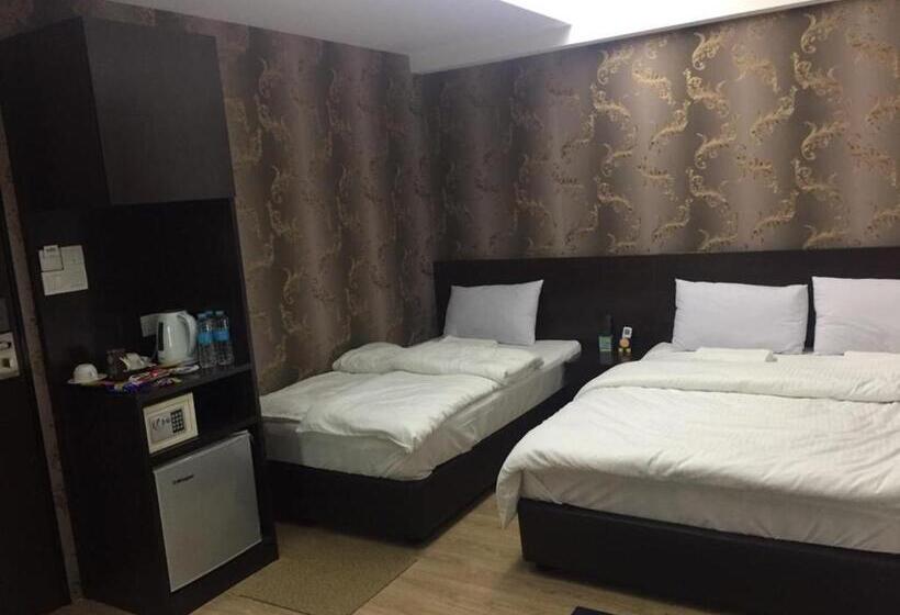 Трехместный Номер Deluxe, 7