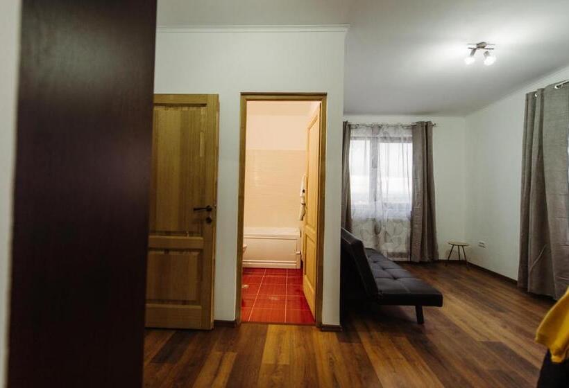 家庭套房, Pensiunea Casa Negrea