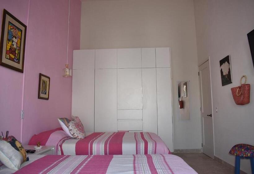 Quarto Deluxe, Itzae Antigua San Miguel De Allende Dog Friendly