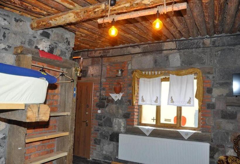Четырехместный Номер Стандарт, Doğunun Taş Evleri