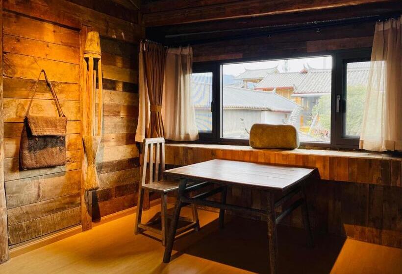 Люкс Повышенной Комфортности, Qushe Snowy Mountain View Art B&b