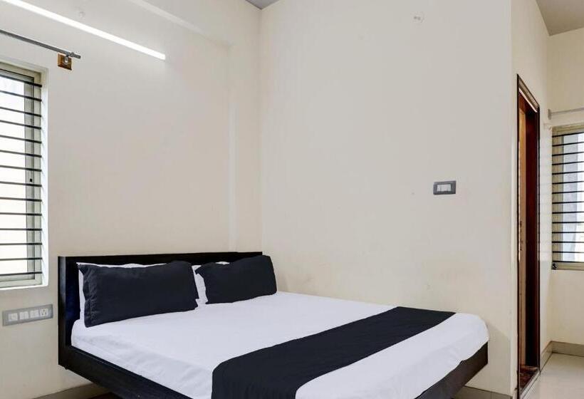 三人经典房间, Oyo 823110 Lakshmi Deluxe Lodge