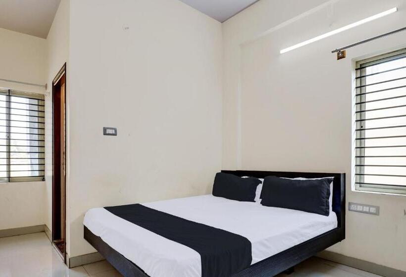 三人经典房间, Oyo 823110 Lakshmi Deluxe Lodge