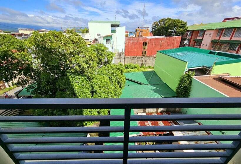 Номер Стандарт с Балконом, Jaelle Residences Hotel   Downtown