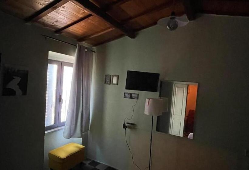 اتاق اکونومی, Peppina Home