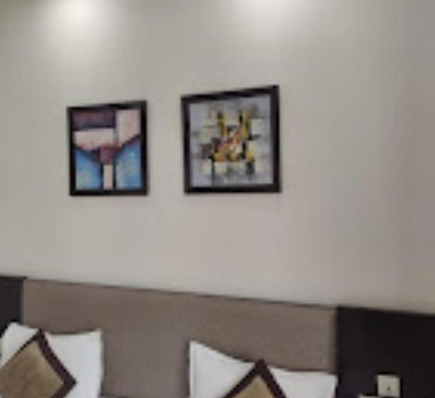 Номер Стандарт, Madhav Muskan Residency , Mathura