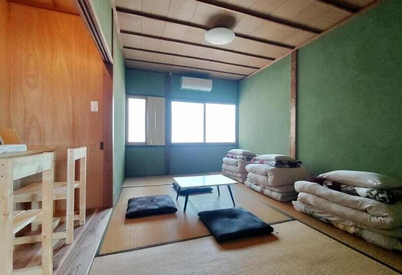 스탠다드 트리픔 룸 공동욕실, Amino Guesthouse Bench