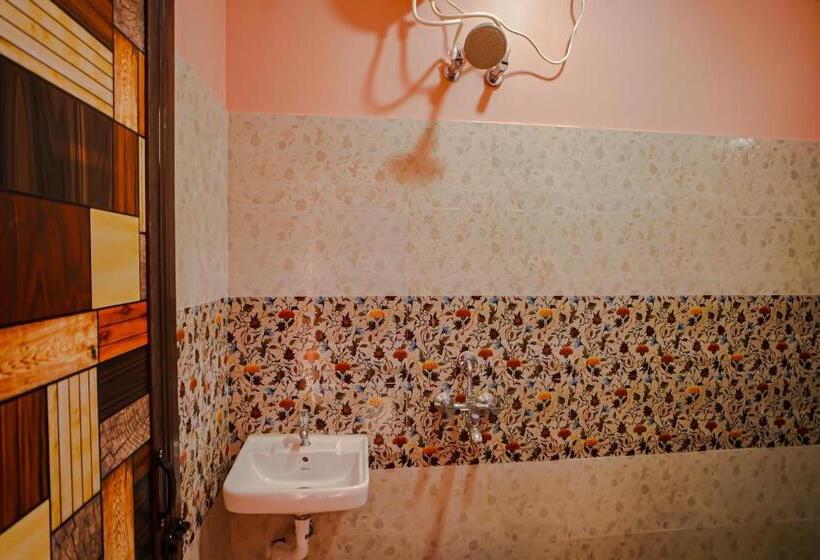 豪华房间, River Leaf Inn Taki !! Luxurious Rooms With River Facing Private Balconies !!