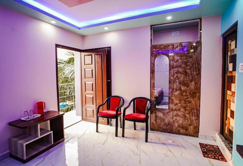 豪华套房, River Leaf Inn Taki !! Luxurious Rooms With River Facing Private Balconies !!