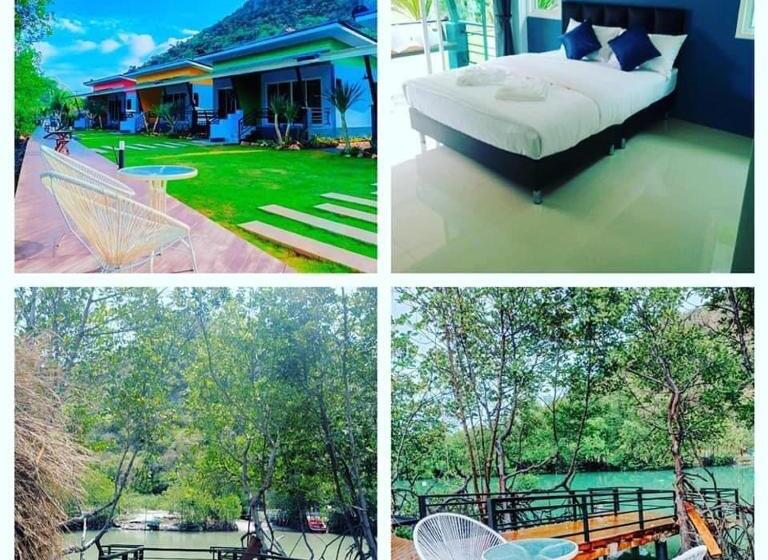 Номер Стандарт с Балконом, บ้านพักชายคลอง @บางปู สามร้อยยอด