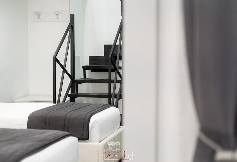 اتاق استاندارد چهار تخته, Arch Rome Suites