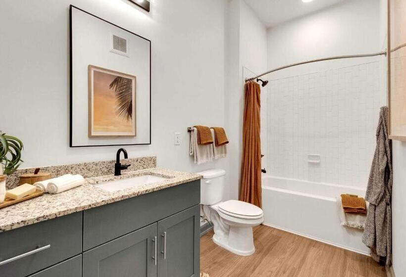 דירת חדר, Barsala At Rise Bartram Park