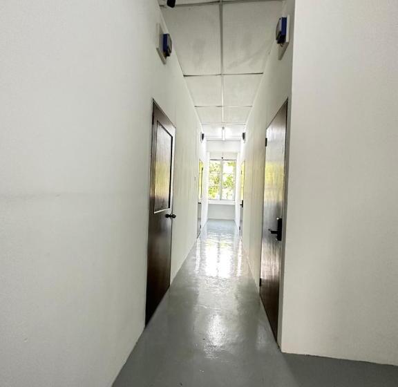 Номер Стандарт Совместная Ванная, Jiaxin Dormitory Setia Indah 家馨青年旅宿