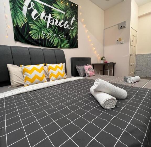 Трехместный Номер Стандарт с Видом, Room1#ig Theme Bargainous#shared Bathroom#3pax#2min Kek Lok Si