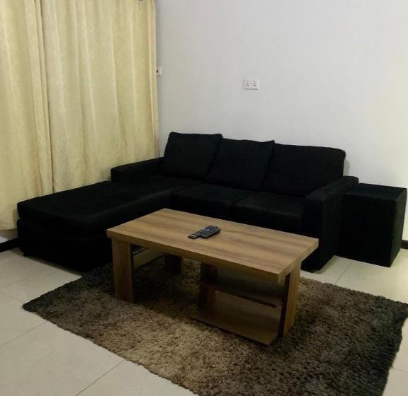 Апартаменты 2 Спальни, Van Der Salle   Daisy S Garden