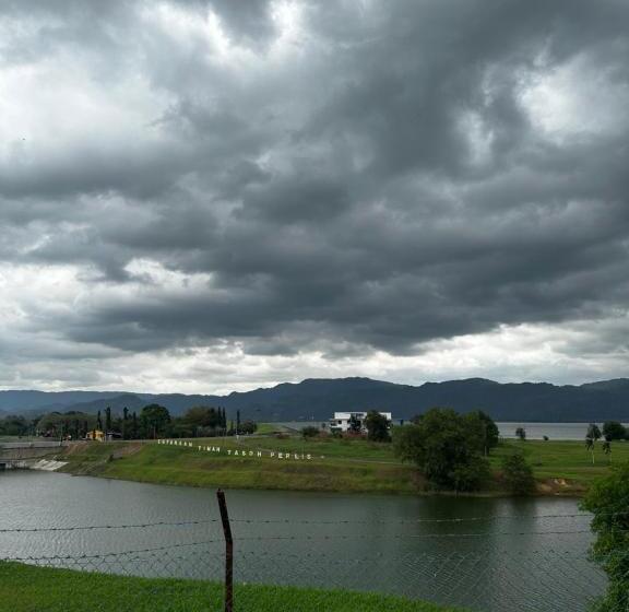 Номер Стандарт Вид на Озеро, Terinai Tasoh Lake View Resort