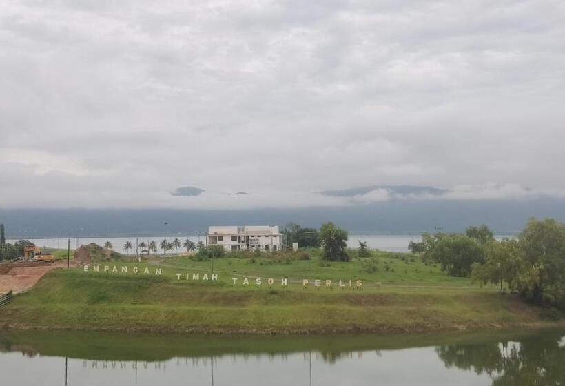 Номер Стандарт Вид на Озеро, Terinai Tasoh Lake View Resort
