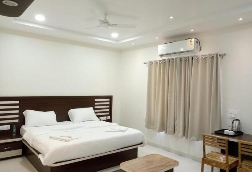Номер Deluxe Кровать Кинг, Ajanta Green Restaurant And Resort