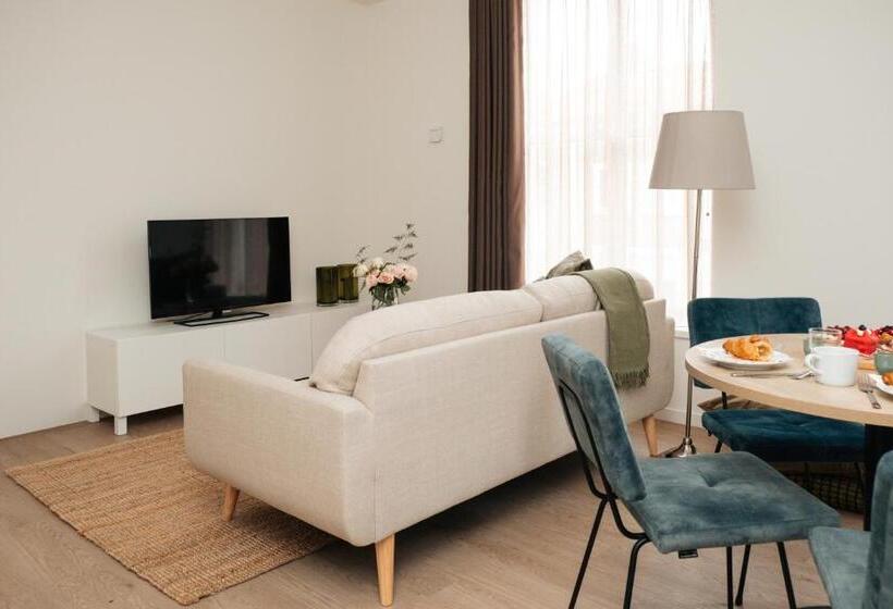 Апартаменты Deluxe 1 Спальня, Urban Suites