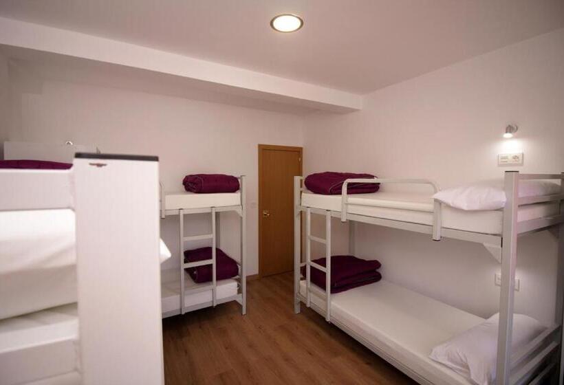 Кровать в Общей Комнате, Albergue Lalin Centro