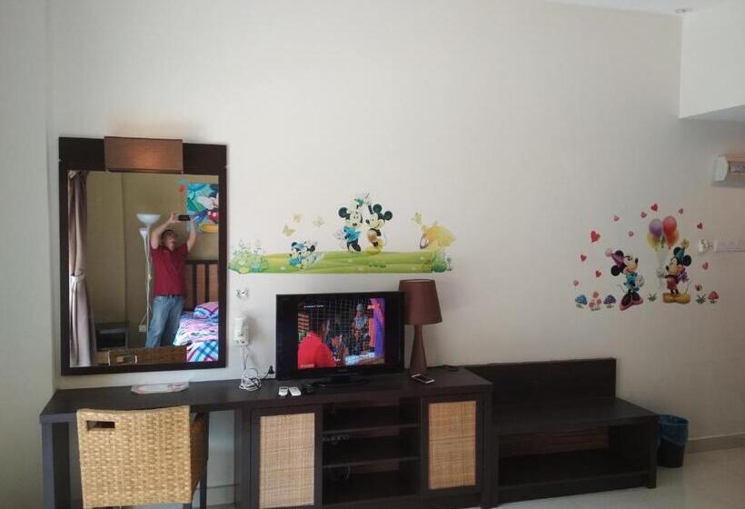 Номер Стандарт с Балконом, Gold Coast Morib Mickey House