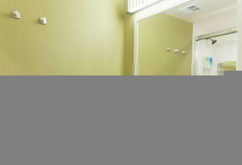 מיטת קינג בסוויטה, Home2 Suites By Hilton Nokomis Sarasota Casey Key