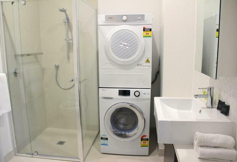디럭스 스위트, Whitehorse Apartment