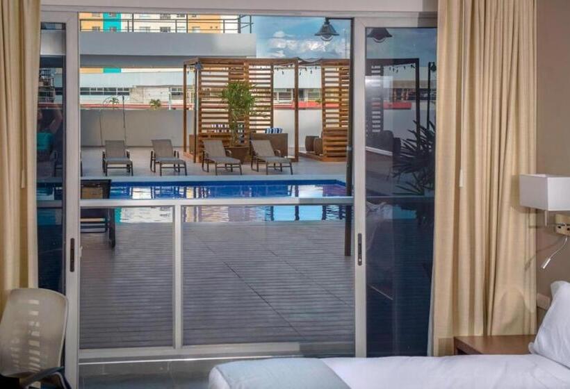 이그제큐티브 룸 킹사이즈 침대, Wyndham Manta Sail Plaza Hotel And Convention Center