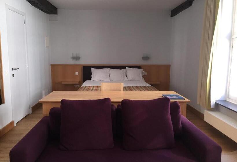 Номер Superior, Irish College Leuven
