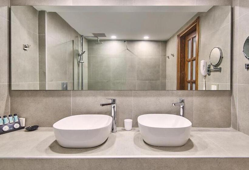 اتاق خانوادگی با چشمانداز استخر, Palazetto Suites Zakynthos   Adults Only