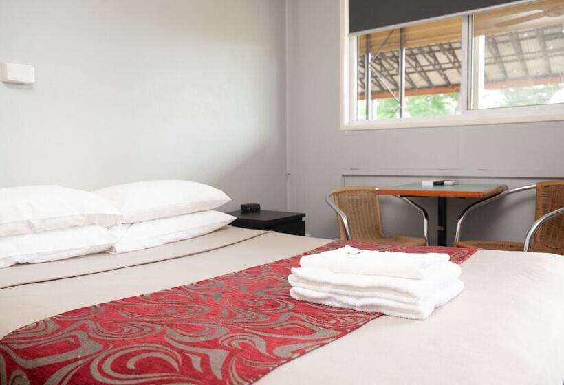 Номер Стандарт, Royal Hotel Singleton
