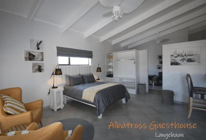Семейный Номер, Albatross Guesthouse