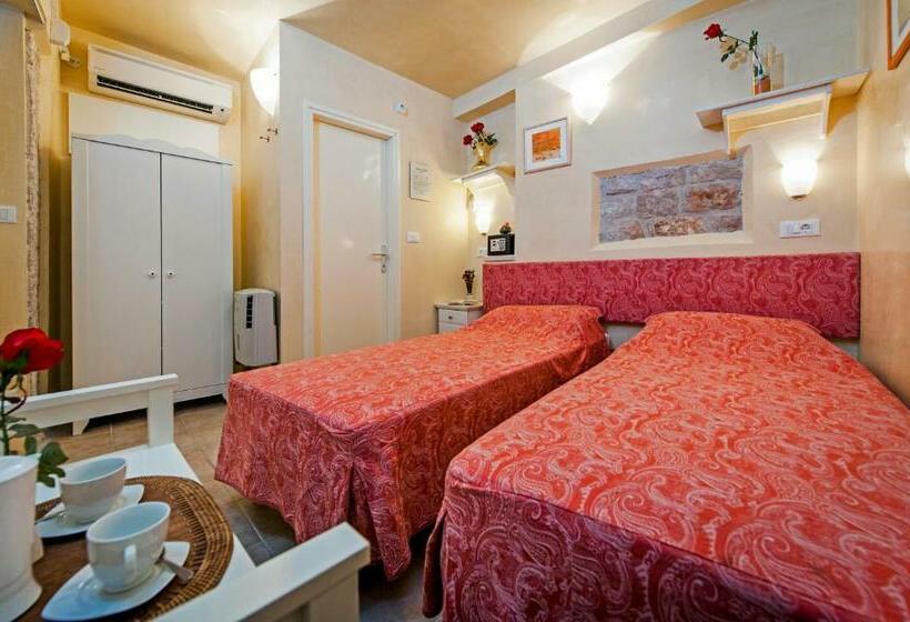 스탠다드 룸, Guest House Sotto I Volti Centro Storico