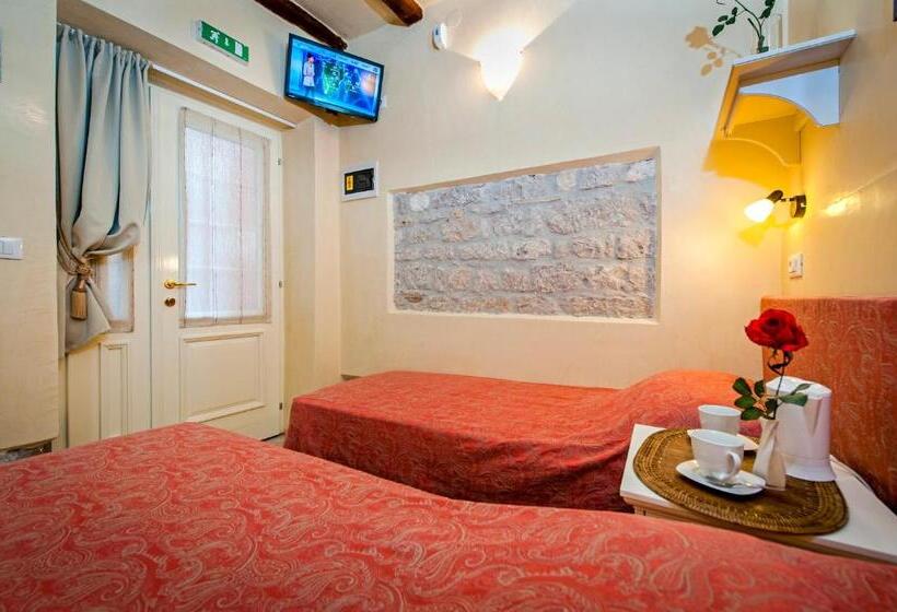 이코노미 룸, Guest House Sotto I Volti Centro Storico