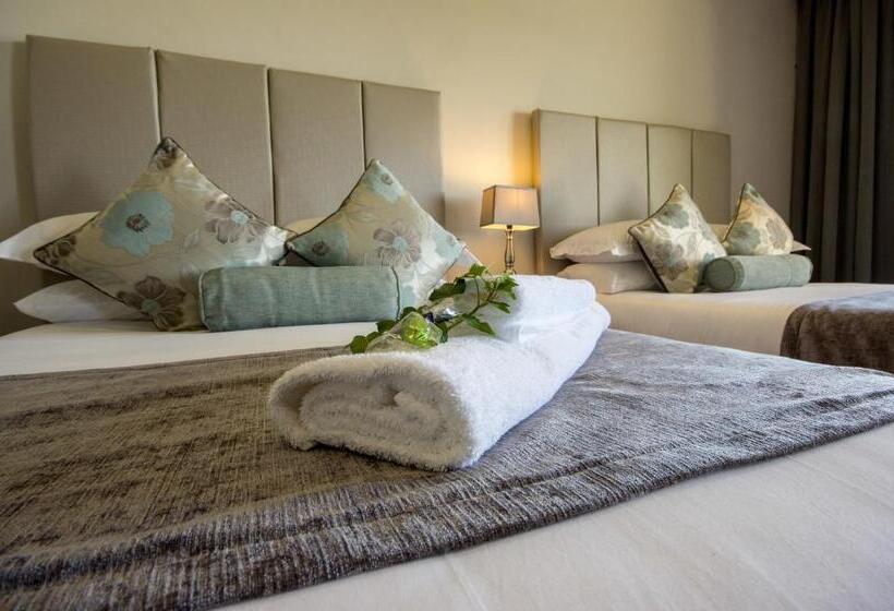Семейный Номер, River Place Manor