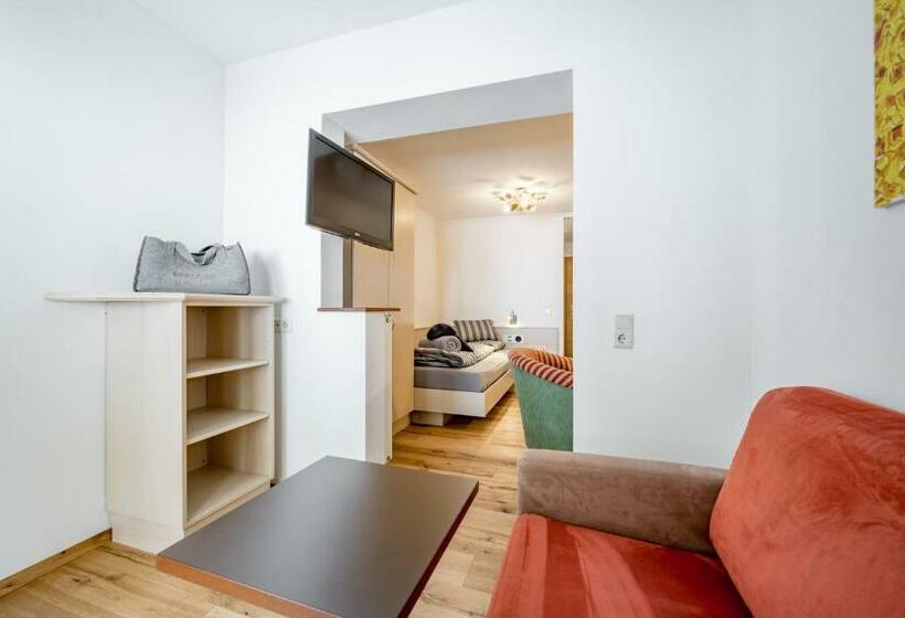 اتاق استاندارد یک تخته با بالکن, 4 Sterne Superior Mühle Resort 1900   Adults Only
