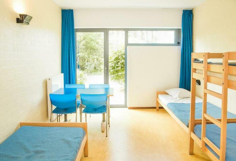 Четырехместный Номер Стандарт, Jeugdherberg De Peerdevisser