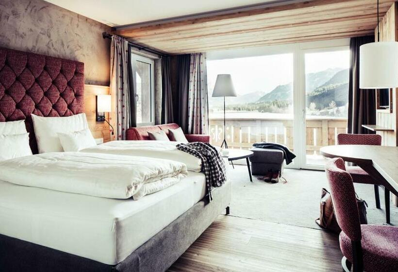 Люкс Семейный 2 Спальни, Biohotel Bergzeit
